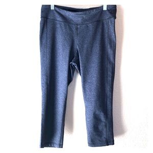 Old Navy Active Cropped Leggings Size L